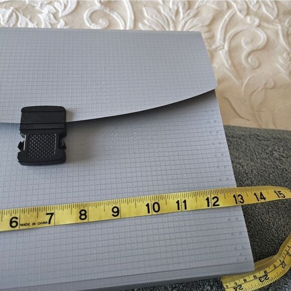 Pen and Gear plastic folder - Picture 4 of 6